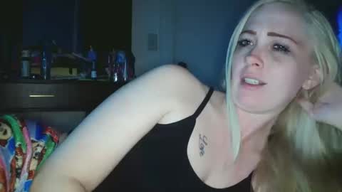 Snapshot of haileyakuma69 chatting on October 16, 7:42 am Hailey and d online show from October 16, 7:42 am