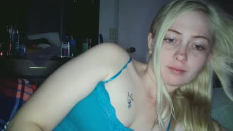 Snapshot of haileyakuma69 chatting on October 30, 8:49 am Hailey and d online show from October 30, 8:49 am