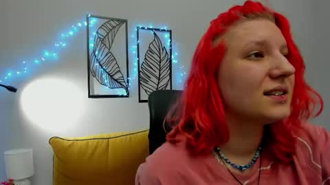 Snapshot of haileyfoxy chatting on April 20, 1:58 pm Hailey online show from April 20, 1:58 pm