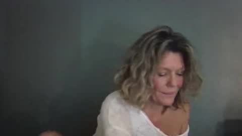 Hailey online show from April 9, 5:29 pm