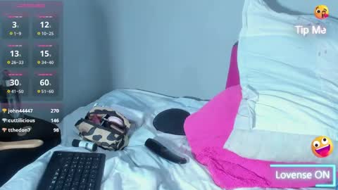 Snapshot of haileystonei chatting on April 20, 1:03 pm haileystonei online show from April 20, 1:03 pm