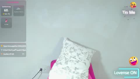 Snapshot of haileystonei chatting on May 5, 12:35 pm haileystonei online show from May 5, 12:35 pm