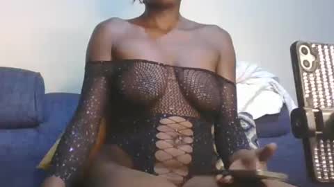 Snapshot of hairy_pussy702282 chatting on June 24, 6:18 pm hairy_pussy702282 online show from June 24, 6:18 pm