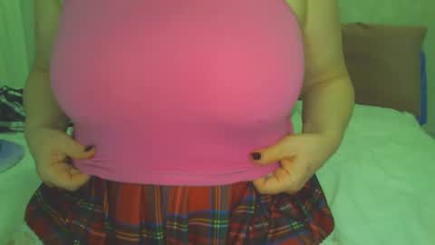 Snapshot of hairy_vi chatting on February 22, 9:26 pm hairy vicky online show from February 22, 9:26 pm