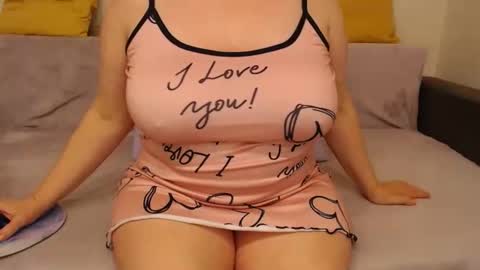 Snapshot of hairy_vi chatting on June 3, 10:59 pm hairy vicky online show from June 3, 10:59 pm