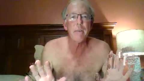 Snapshot of hairybater26 chatting on November 14, 5:28 am Harry online show from November 14, 5:28 am