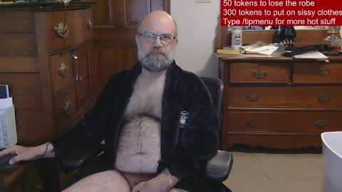 Snapshot of hairydaddybear69 chatting on April 24, 11:34 am HairyDaddyBear69 online show from April 24, 11:34 am