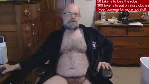 Snapshot of hairydaddybear69 chatting on April 27, 11:41 am HairyDaddyBear69 online show from April 27, 11:41 am