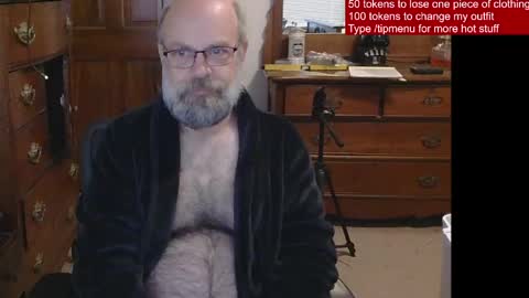 Snapshot of hairydaddybear69 chatting on May 5, 11:40 am HairyDaddyBear69 online show from May 5, 11:40 am