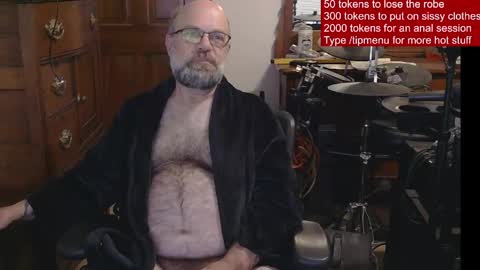 Snapshot of hairydaddybear69 chatting on May 18, 11:05 am HairyDaddyBear69 online show from May 18, 11:05 am