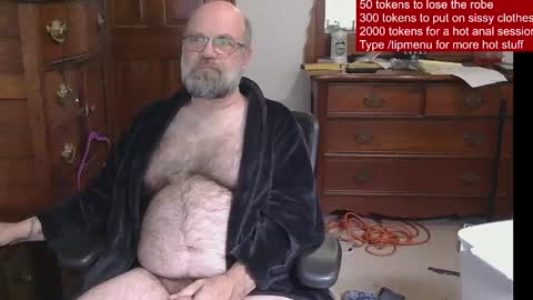 Snapshot of hairydaddybear69 chatting on June 1, 11:45 am HairyDaddyBear69 online show from June 1, 11:45 am