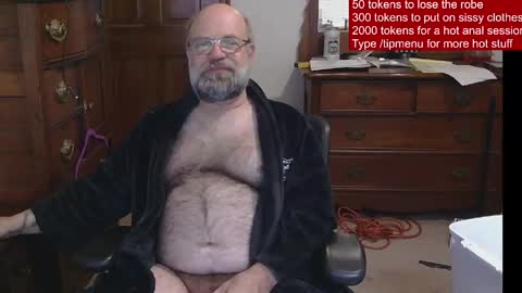 Snapshot of hairydaddybear69 chatting on June 2, 11:45 am HairyDaddyBear69 online show from June 2, 11:45 am