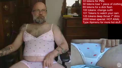 Snapshot of hairydaddybear69 chatting on June 9, 4:51 pm HairyDaddyBear69 online show from June 9, 4:51 pm