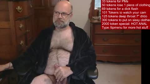 Snapshot of hairydaddybear69 chatting on June 23, 10:24 am HairyDaddyBear69 online show from June 23, 10:24 am