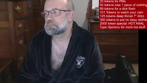 Snapshot of hairydaddybear69 chatting on June 26, 10:41 am HairyDaddyBear69 online show from June 26, 10:41 am