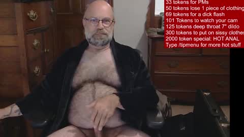 Snapshot of hairydaddybear69 chatting on June 27, 11:15 am HairyDaddyBear69 online show from June 27, 11:15 am