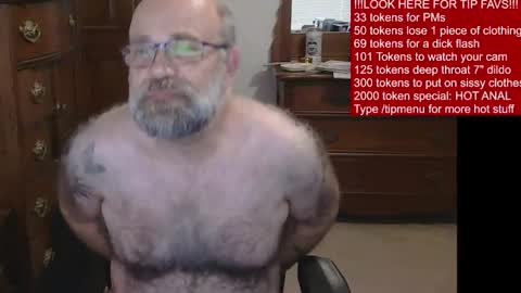 Snapshot of hairydaddybear69 chatting on July 6, 7:16 pm HairyDaddyBear69 online show from July 6, 7:16 pm