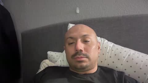 Snapshot of hairyman30000 chatting on February 23, 1:46 am hairyman30000 online show from February 23, 1:46 am