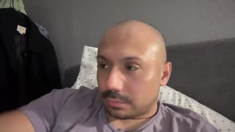 Snapshot of hairyman30000 chatting on February 24, 1:02 am hairyman30000 online show from February 24, 1:02 am