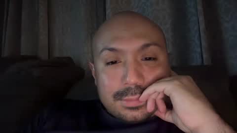 Snapshot of hairyman30000 chatting on February 28, 2:42 am hairyman30000 online show from February 28, 2:42 am