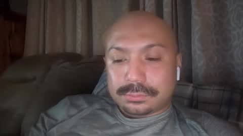 Snapshot of hairyman30000 chatting on March 10, 2:39 am hairyman30000 online show from March 10, 2:39 am