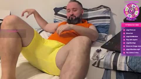 Snapshot of hairyman86 chatting on March 3, 4:18 am hairyman86 online show from March 3, 4:18 am