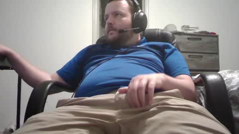 Snapshot of hairymikey chatting on April 17, 2:47 am hairymikey online show from April 17, 2:47 am