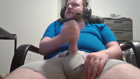 Snapshot of hairymikey chatting on April 22, 3:53 am hairymikey online show from April 22, 3:53 am