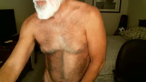 Snapshot of hairypecsguy chatting on April 22, 7:11 am Hairy pecs online show from April 22, 7:11 am