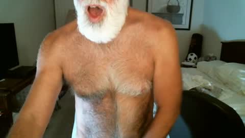 Snapshot of hairypecsguy chatting on July 19, 12:20 pm Hairy pecs online show from July 19, 12:20 pm