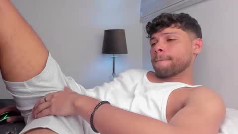 Independent       model  online show from March 9, 9:08 pm