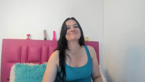 Snapshot of haley__mommy chatting on February 11, 12:28 am Mely online show from February 11, 12:28 am