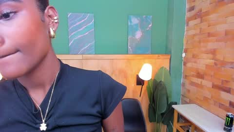 Halley Lorens online show from March 31, 7:25 pm