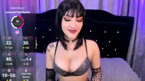 Snapshot of hallsred_rh chatting on June 10, 11:03 pm Halls Red online show from June 10, 11:03 pm