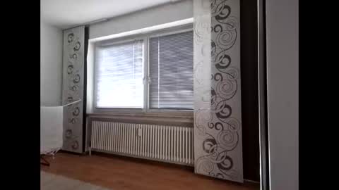 Snapshot of hamburgcock86 chatting on November 9, 9:07 am hamburgcock86 online show from November 9, 9:07 am