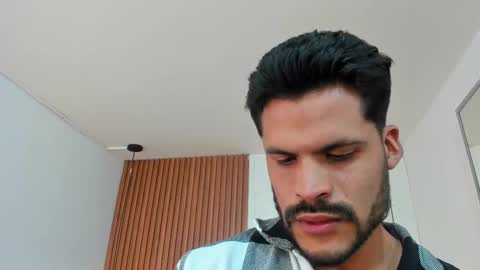 Snapshot of hamilton_1 chatting on October 15, 3:28 am Hamilton online show from October 15, 3:28 am