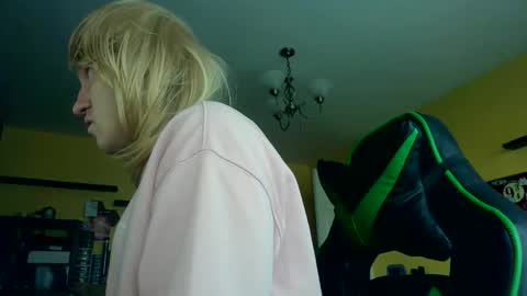 Sissy Sarah-Louise  online show from February 24, 12:14 pm