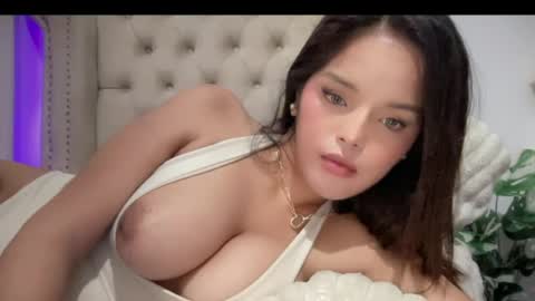 Snapshot of hana_be69 chatting on July 12, 5:04 pm hana_be69 online show from July 12, 5:04 pm