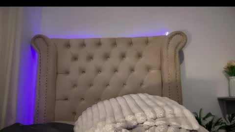 Snapshot of hana_be69 chatting on July 22, 2:03 am hana_be69 online show from July 22, 2:03 am