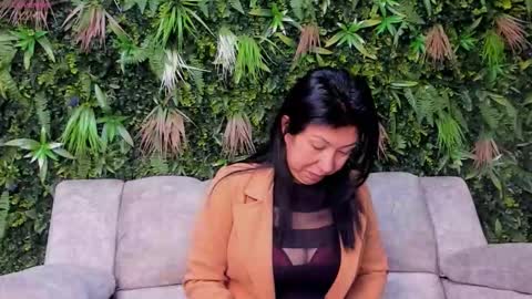 Snapshot of hana_yung chatting on November 13, 12:04 pm Hanna online show from November 13, 12:04 pm