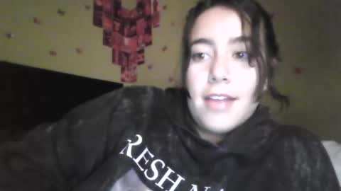 Snapshot of hanah_bakeer chatting on June 5, 7:19 pm Hanah Montana Independent model online show from June 5, 7:19 pm