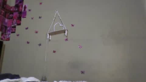 Snapshot of hanah_bakeer chatting on June 12, 4:17 pm Hanah Montana Independent model online show from June 12, 4:17 pm