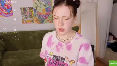 hanahwoods online show from March 16, 2:50 am