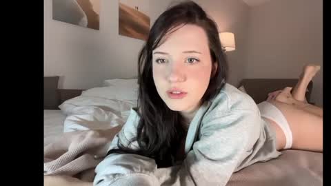 Snapshot of hanahwoods chatting on May 28, 2:31 am hanahwoods online show from May 28, 2:31 am