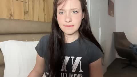 Snapshot of hanahwoods chatting on May 31, 6:53 am hanahwoods online show from May 31, 6:53 am