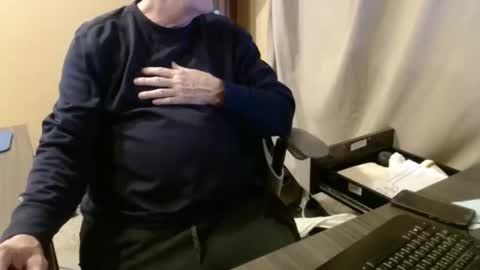 Snapshot of handsome_guy4u chatting on March 26, 3:56 am handsome_guy4u online show from March 26, 3:56 am