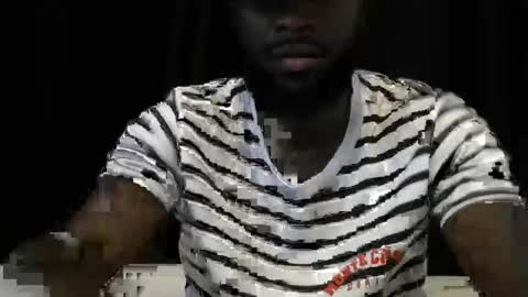 Snapshot of handsome_king30 chatting on April 28, 4:23 pm handsome king online show from April 28, 4:23 pm