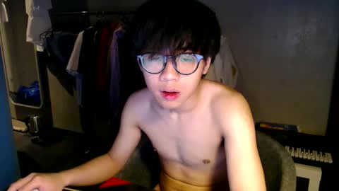 Snapshot of handsome_mannn chatting on May 21, 10:50 pm handsome_mannn online show from May 21, 10:50 pm