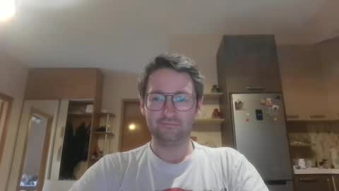 Snapshot of handsome_sasha chatting on February 4, 12:33 pm Sasha online show from February 4, 12:33 pm