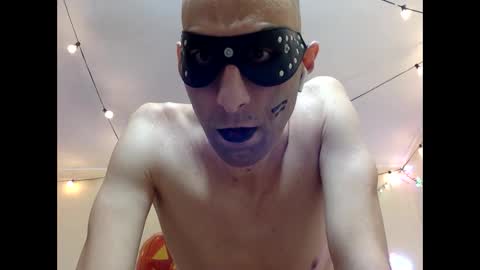 Snapshot of handsomealfie chatting on October 29, 10:11 pm HandsomeAlfie online show from October 29, 10:11 pm